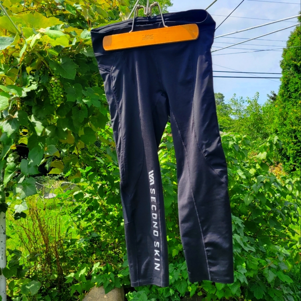 Second Skin Crop Compression Leggings
